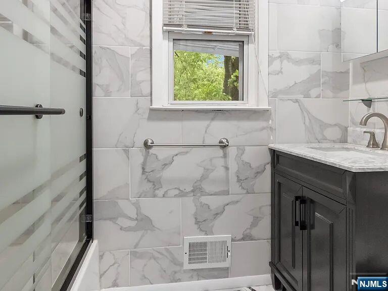 168 County, Cresskill, NJ 07626 Listing Photo  8