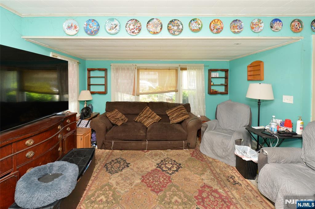 144 Degraw Avenue - Photo 2
