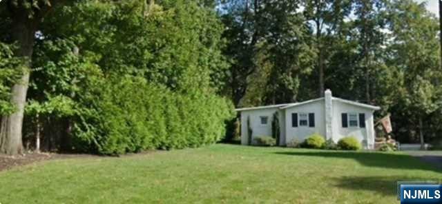 295 Lincoln Avenue - Photo 2