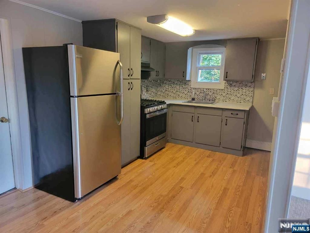 295 Lincoln Avenue - Photo 3