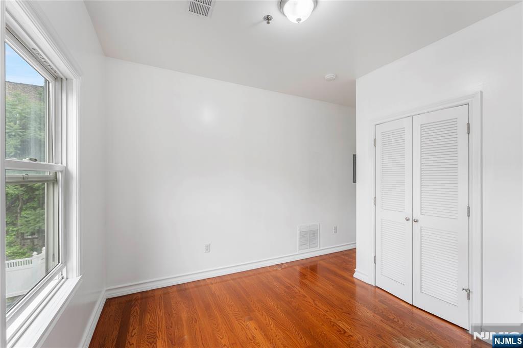239 Baldwin Avenue 3 - Photo 5