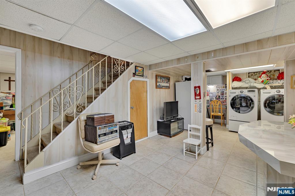347 Mansfield Avenue — photo 33