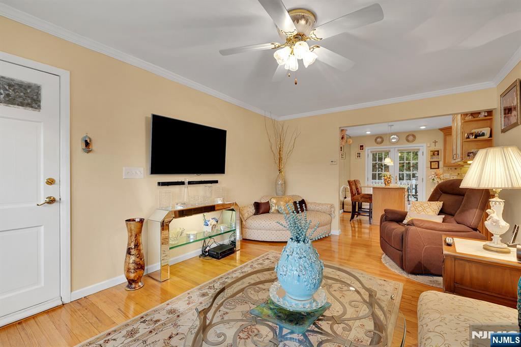 347 Mansfield Avenue — photo 9
