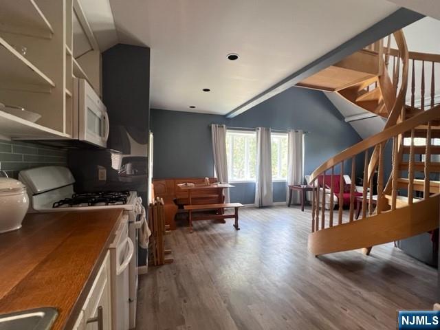 28 Ivy Lane - Photo 4