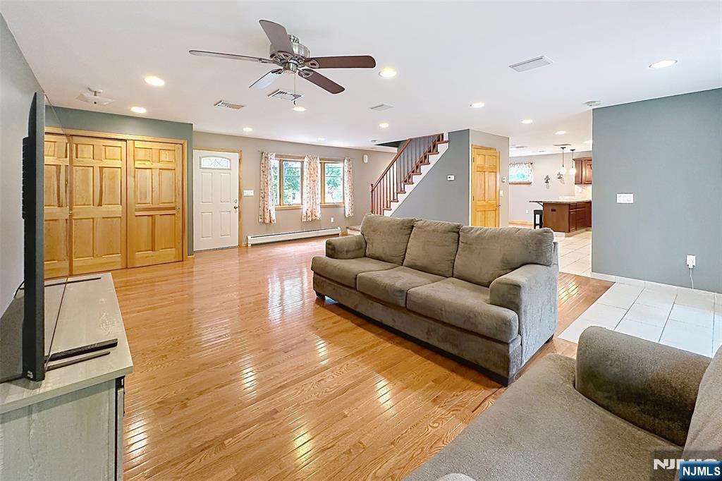 27 Seneca Avenue - Photo 5