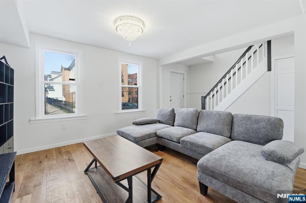 64 Willoughby Street - Photo 1