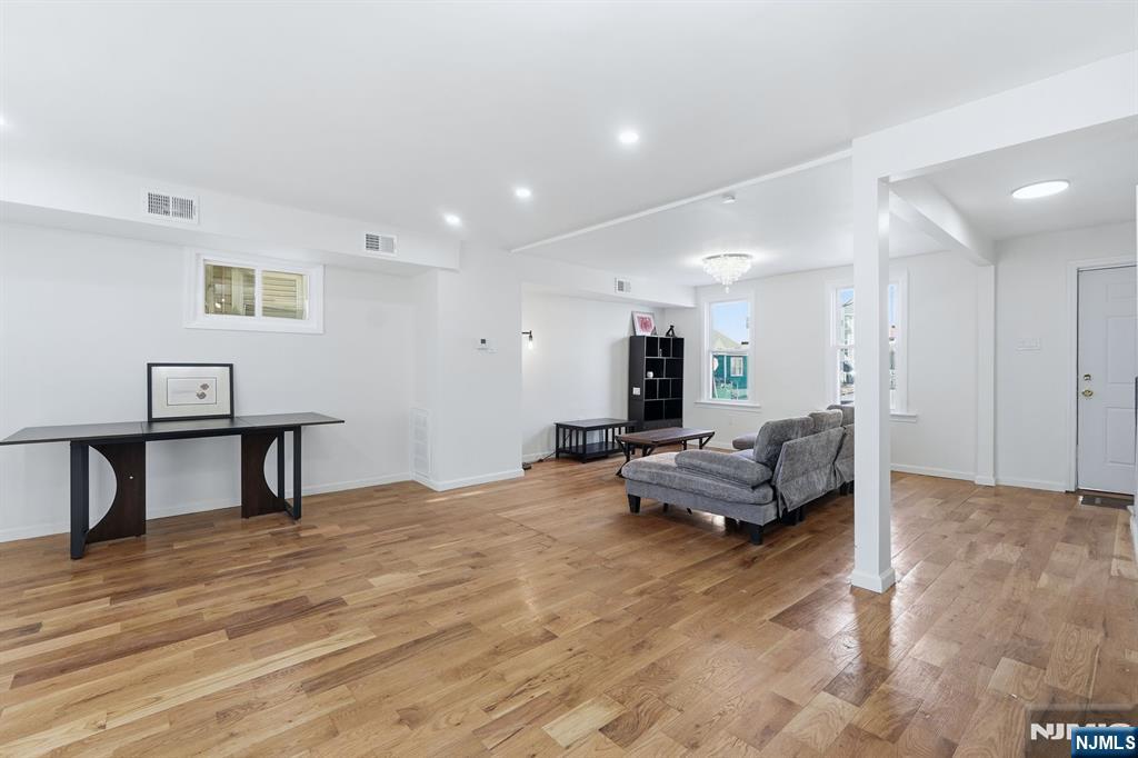 64 Willoughby Street - Photo 3