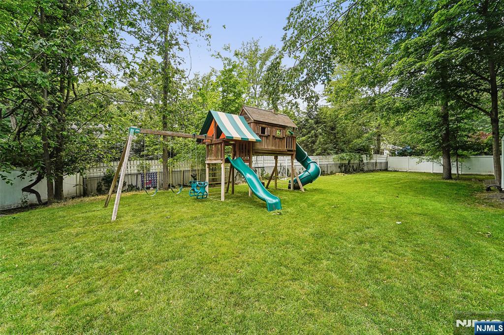 105 Deerhorn Court — photo 31