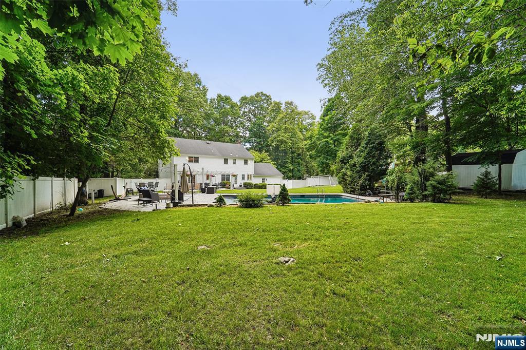105 Deerhorn Court — photo 33