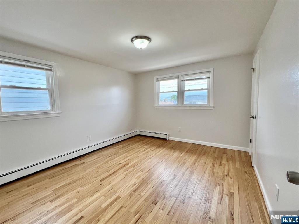 200 Maple Street 2 - Photo 4