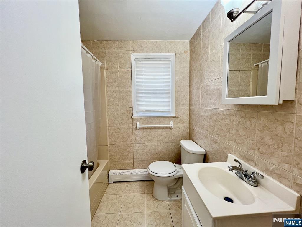 200 Maple Street 2 - Photo 5