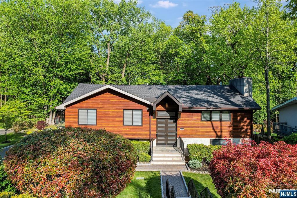 655 Floyd Street, Englewood Cliffs, NJ 07632 Listing Photo  36