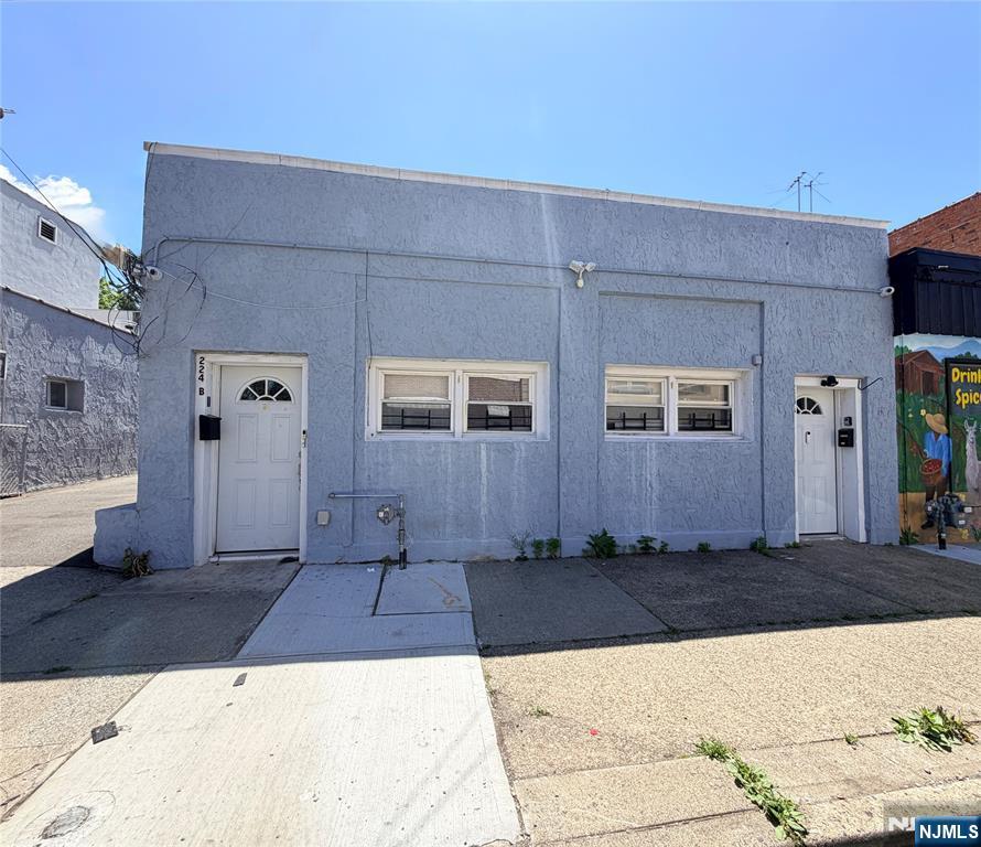 224 Macarthur Avenue B (Left Side - Photo 1