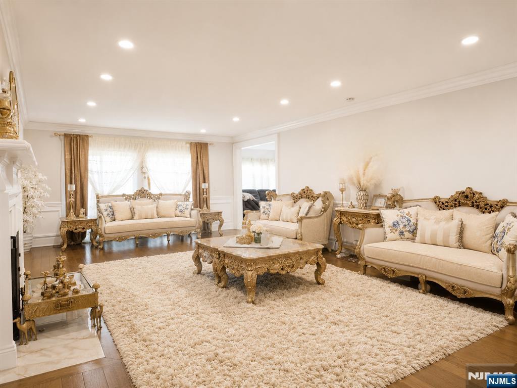 225 Saddle River Road, Saddle River, NJ 07458 Listing Photo  7