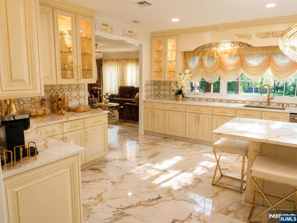 225 Saddle River Road, Saddle River, NJ 07458 Listing Photo  9