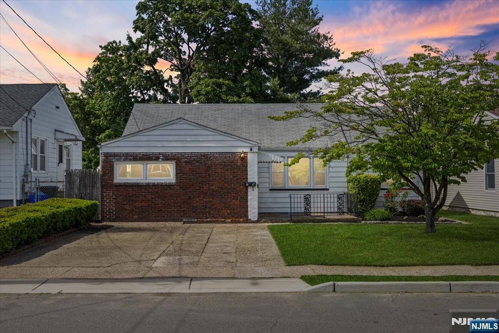 Homes for sale in Saddle Brook, NJ | 29 Graham Ter, Saddle Brook, NJ 07663 | MLS# 26019502