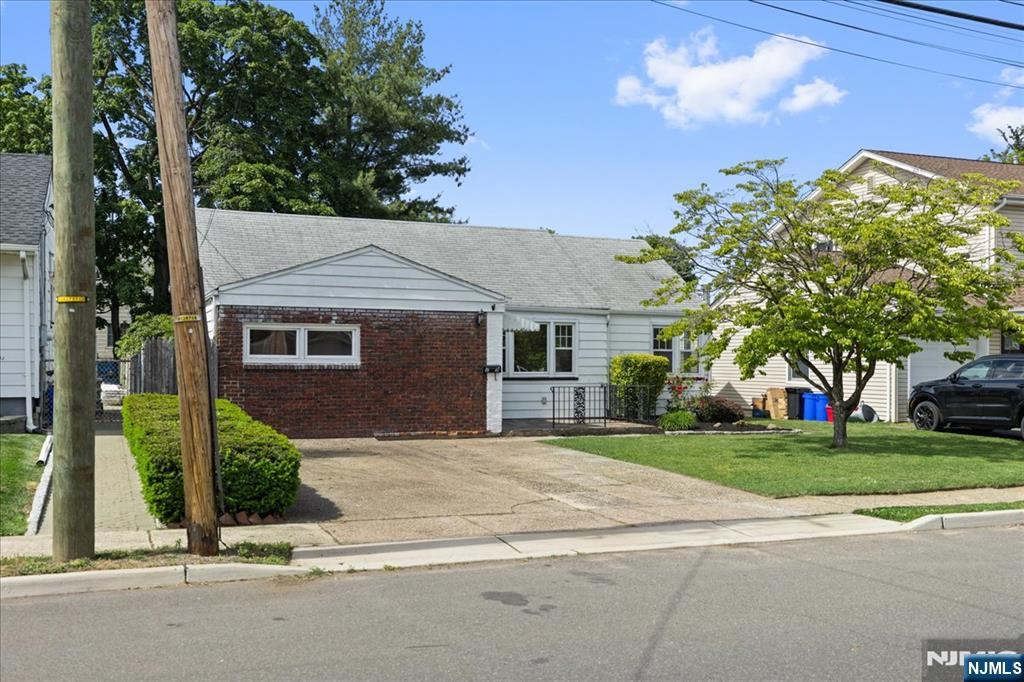 Homes for sale in Saddle Brook, NJ | 29 Graham Ter, Saddle Brook, NJ 07663 | MLS# 26019502