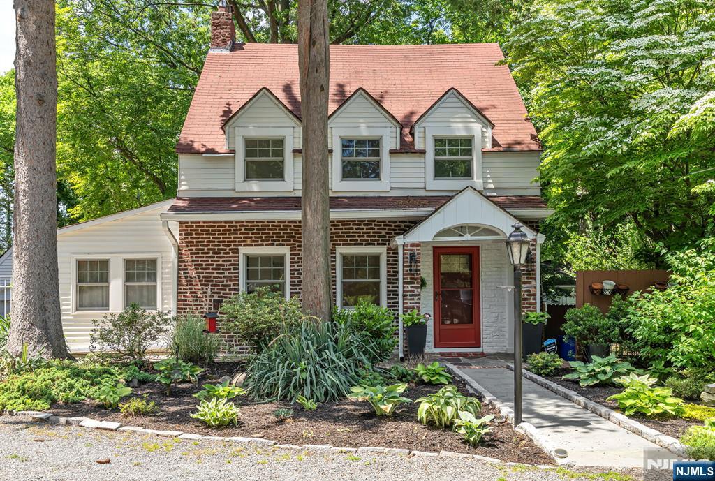 Homes for sale in Teaneck, NJ | 740 River Rd, Teaneck, NJ 07666 | MLS# 26019506