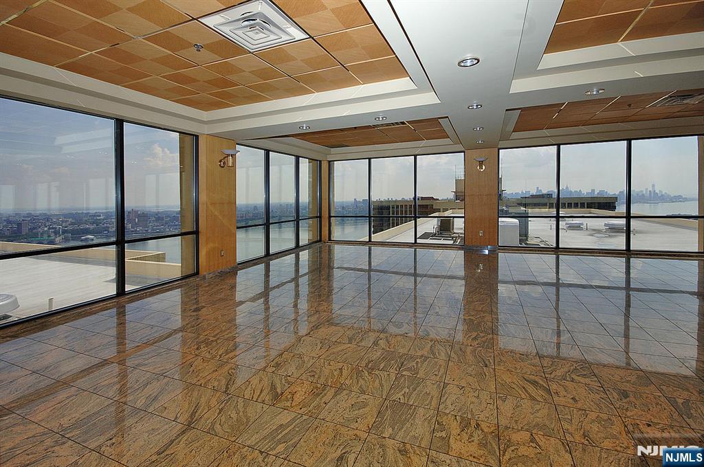 300 Winston Drive #1918