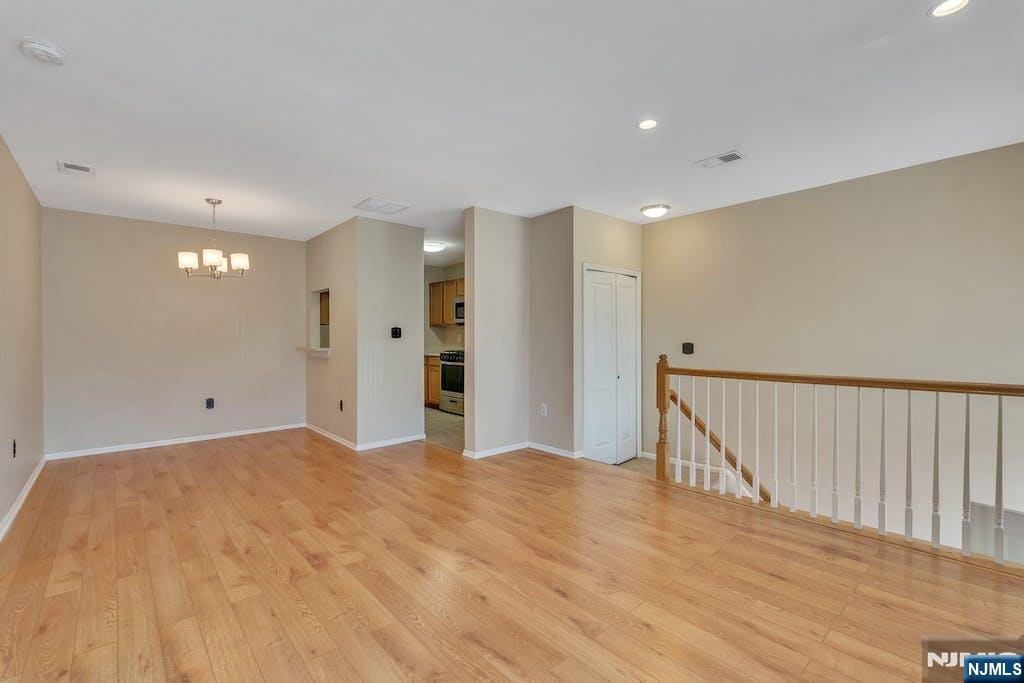 1041 Cumberland Court - Photo 4