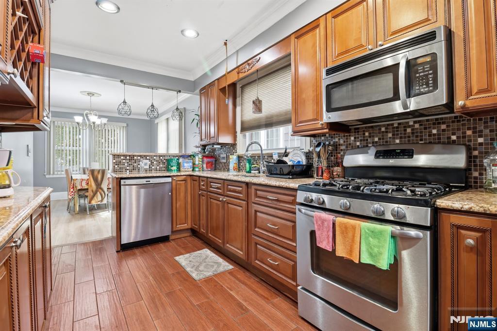 407 3rd Avenue - Photo 4