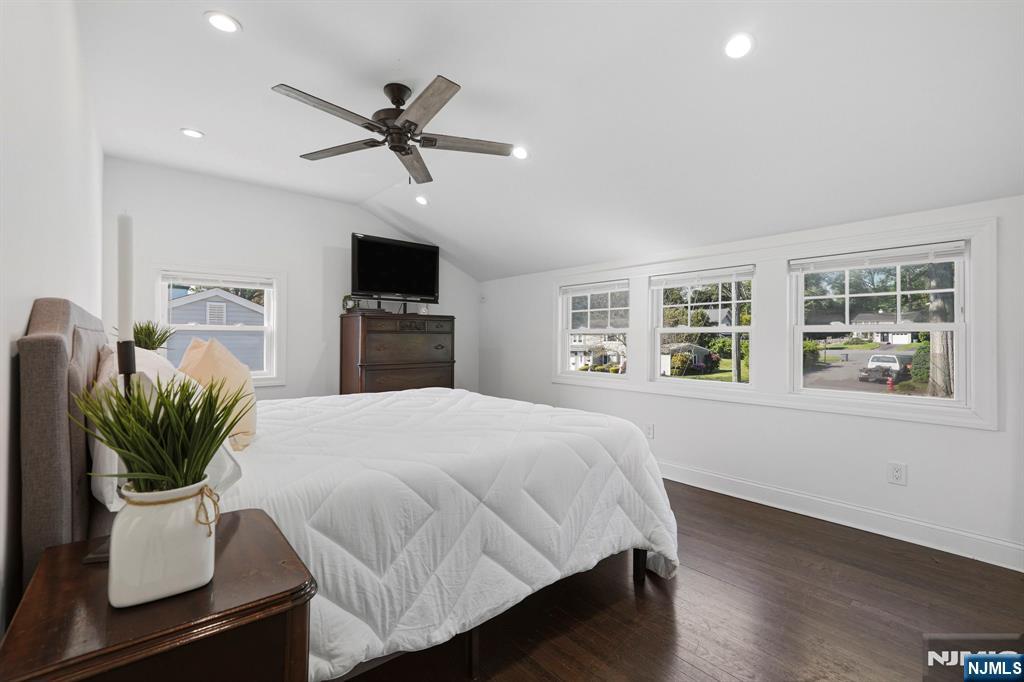 35 Stuart Street, Waldwick, NJ 07463 Listing Photo  17