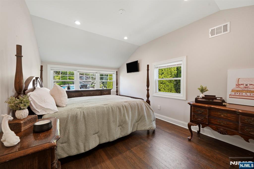 35 Stuart Street, Waldwick, NJ 07463 Listing Photo  19