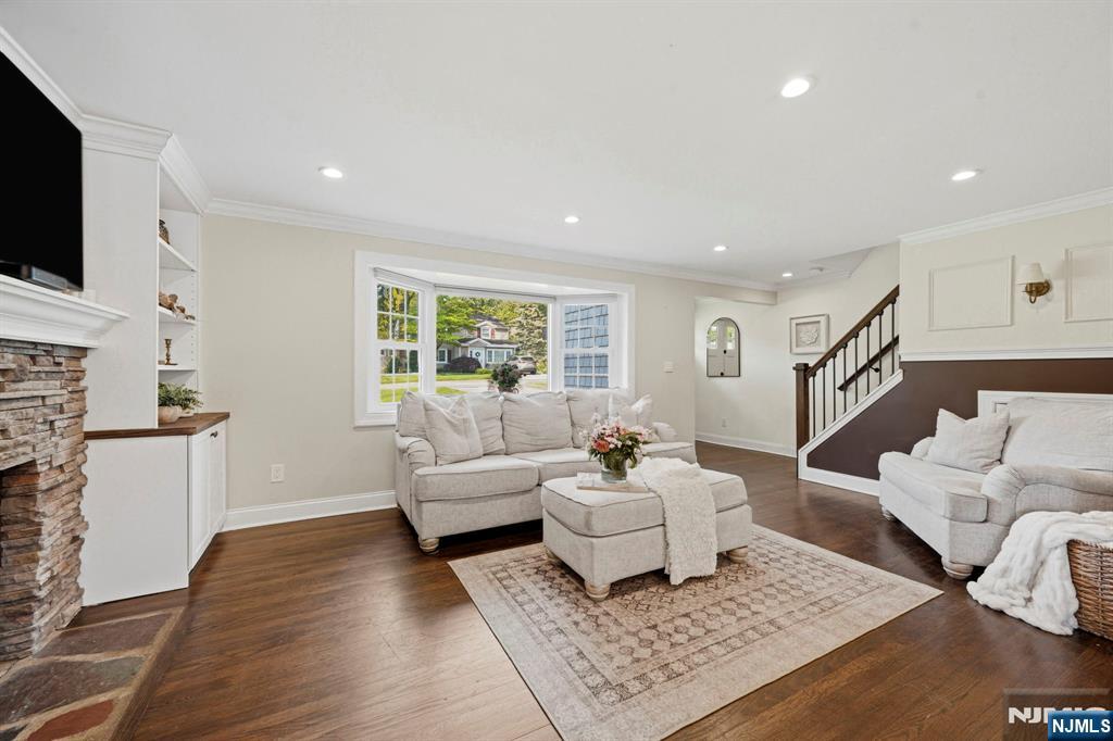 35 Stuart Street, Waldwick, NJ 07463 Listing Photo  5