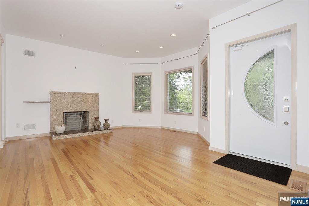 25 Bogert Place 1ST.FLOOR - Photo 5