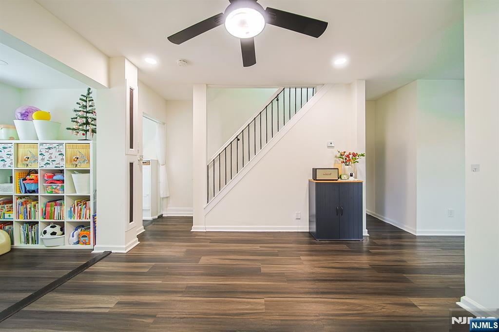 24-09 Raphael Street - Photo 4