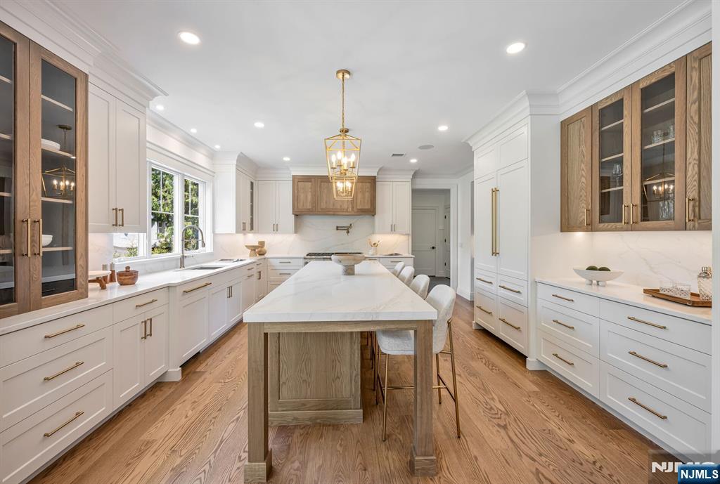 Stunning Chef's Kitchen with Custom Cabinetry