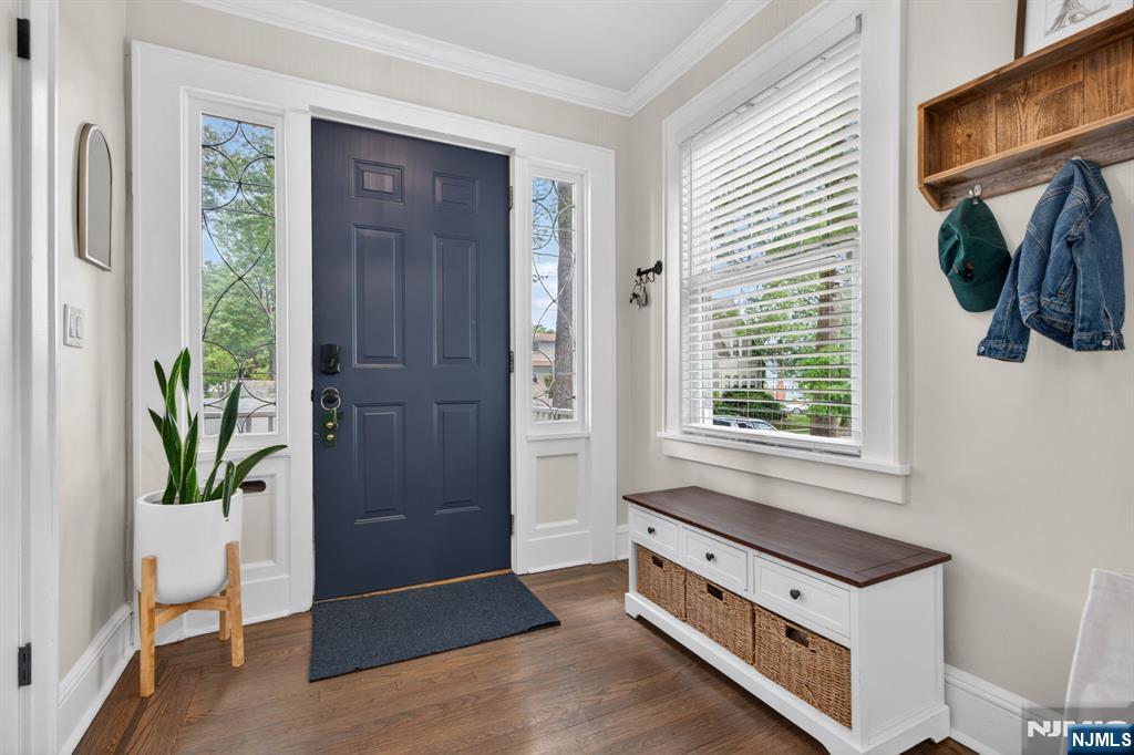 54 Van Riper Ave, Rutherford, NJ 07070