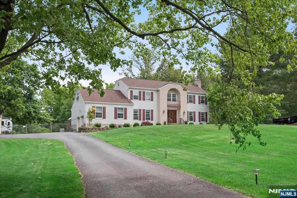 5 Glen Ridge Drive - Photo 1