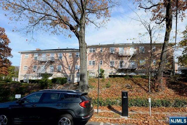 89 W Ridgewood Avenue - Photo 2