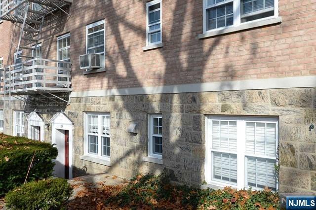 89 W Ridgewood Avenue - Photo 3