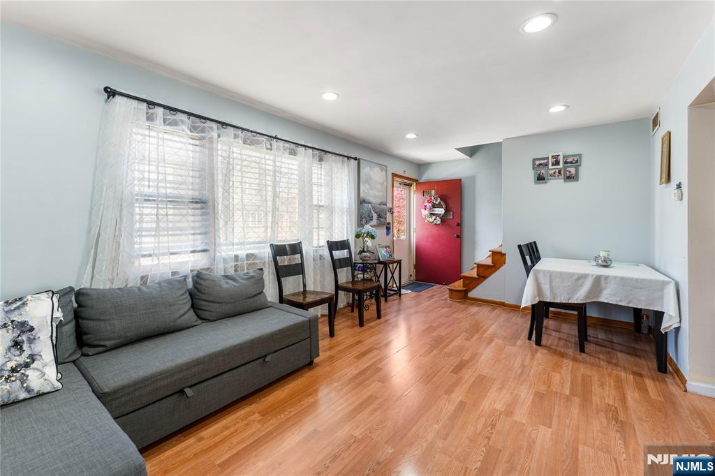19 Albert Street - Photo 5
