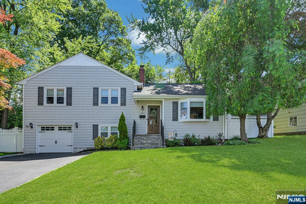 149 Linden Ave, Emerson, NJ 07630