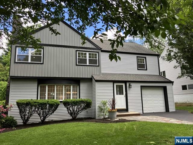 701 Sunderland Rd, Teaneck, NJ 07666