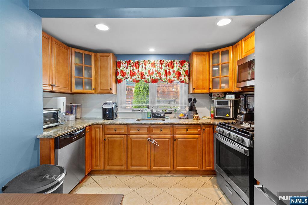 34 Avenue B - Photo 5