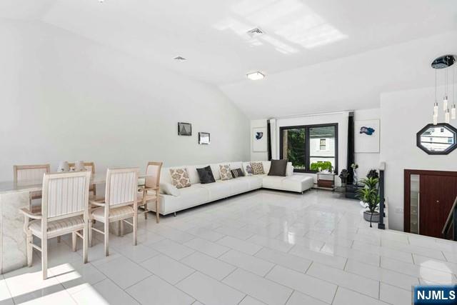 531 Chestnut Place, Teaneck, NJ 07666 Listing Photo  5