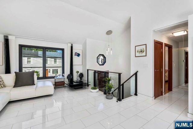 531 Chestnut Place, Teaneck, NJ 07666 Listing Photo  7