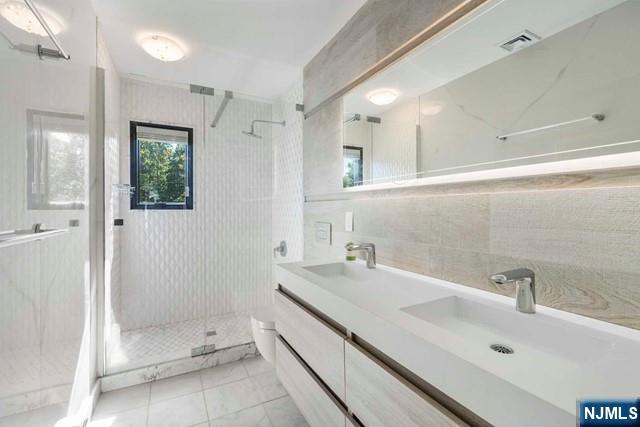 531 Chestnut Place, Teaneck, NJ 07666 Listing Photo  8