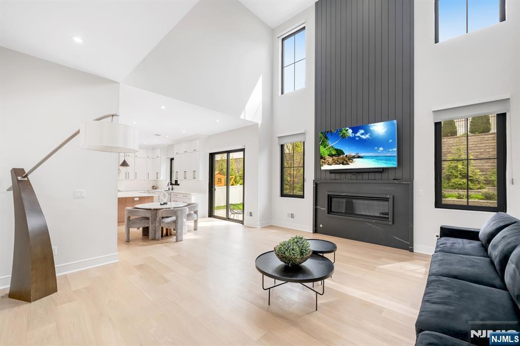 336 Lockwood Drive — photo 11