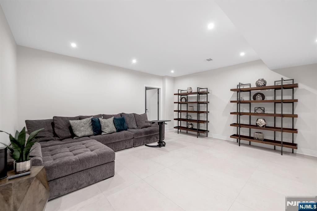 336 Lockwood Drive — photo 39