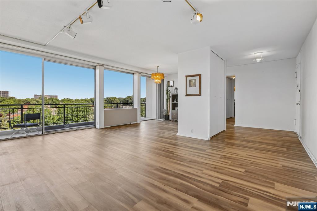 3 Horizon Road 1021 - Photo 1
