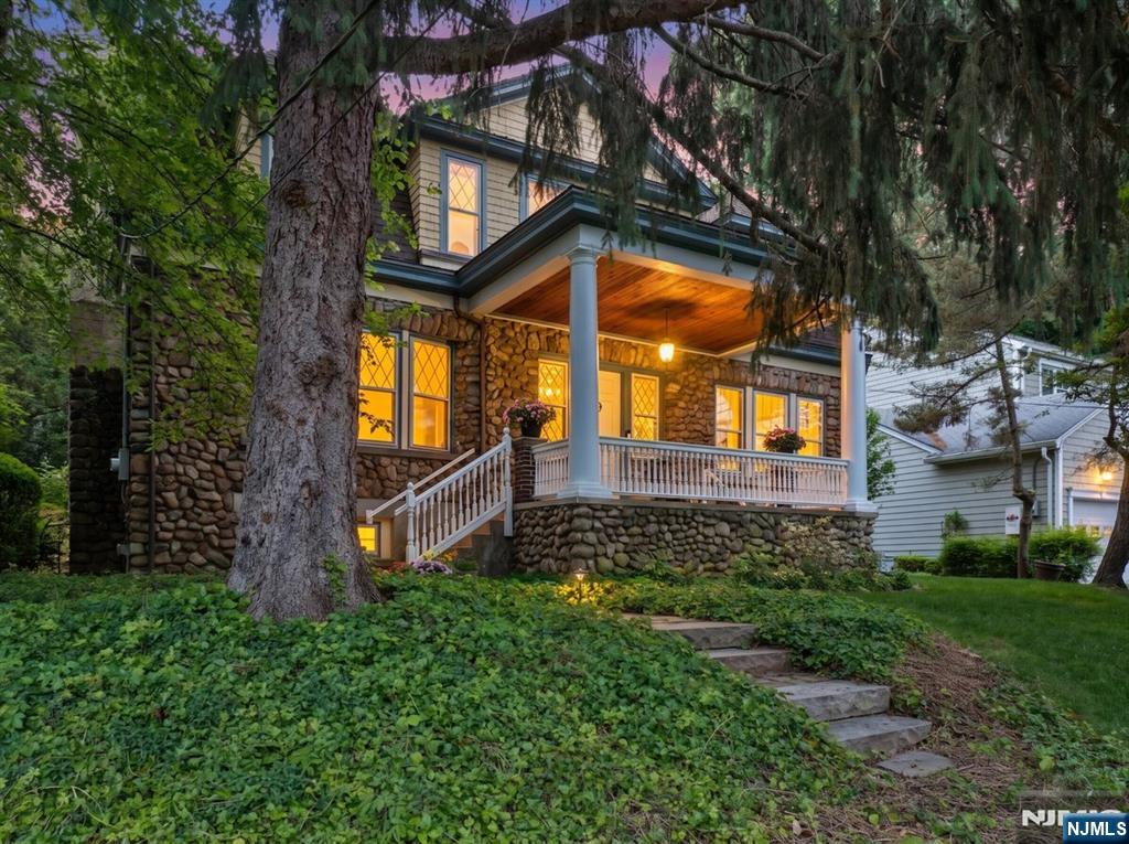164 S Highwood Avenue - Photo 1