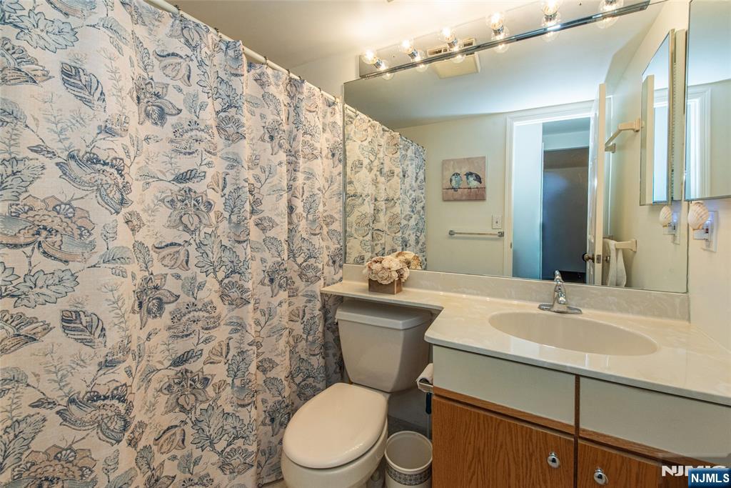 309 Mark Twain Way, Mahwah, NJ 07430 Listing Photo  14