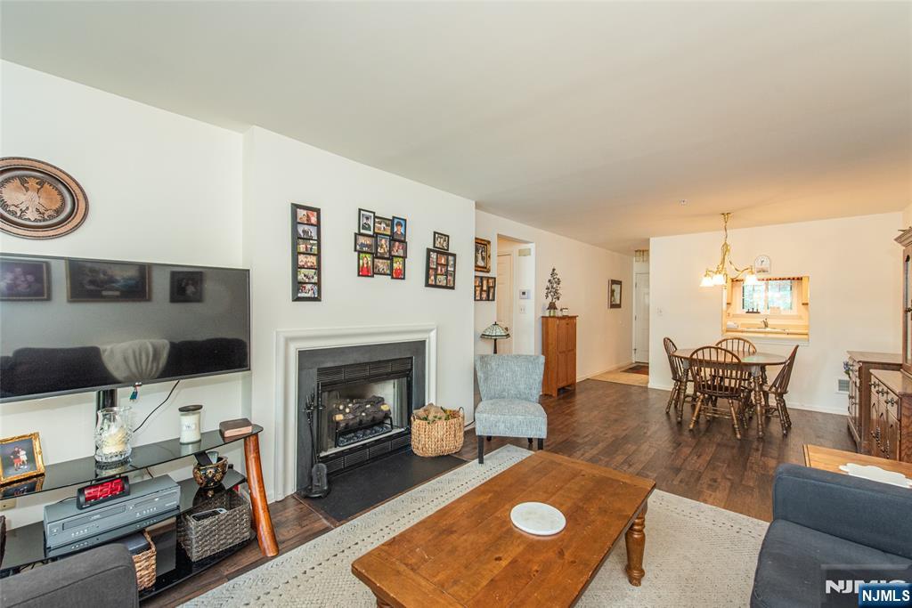 309 Mark Twain Way, Mahwah, NJ 07430 Listing Photo  7