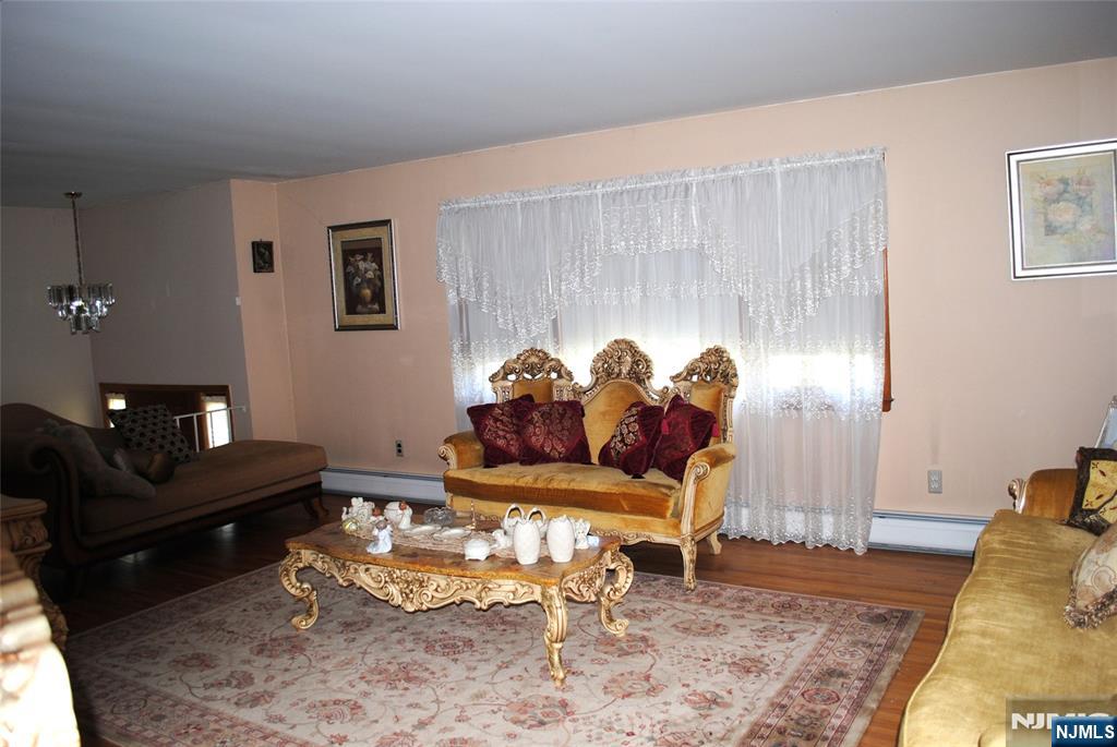 633 Totowa Road - Photo 4