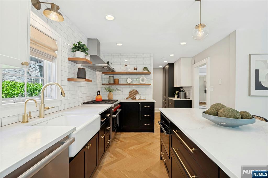 2 Columbus Avenue — photo 11